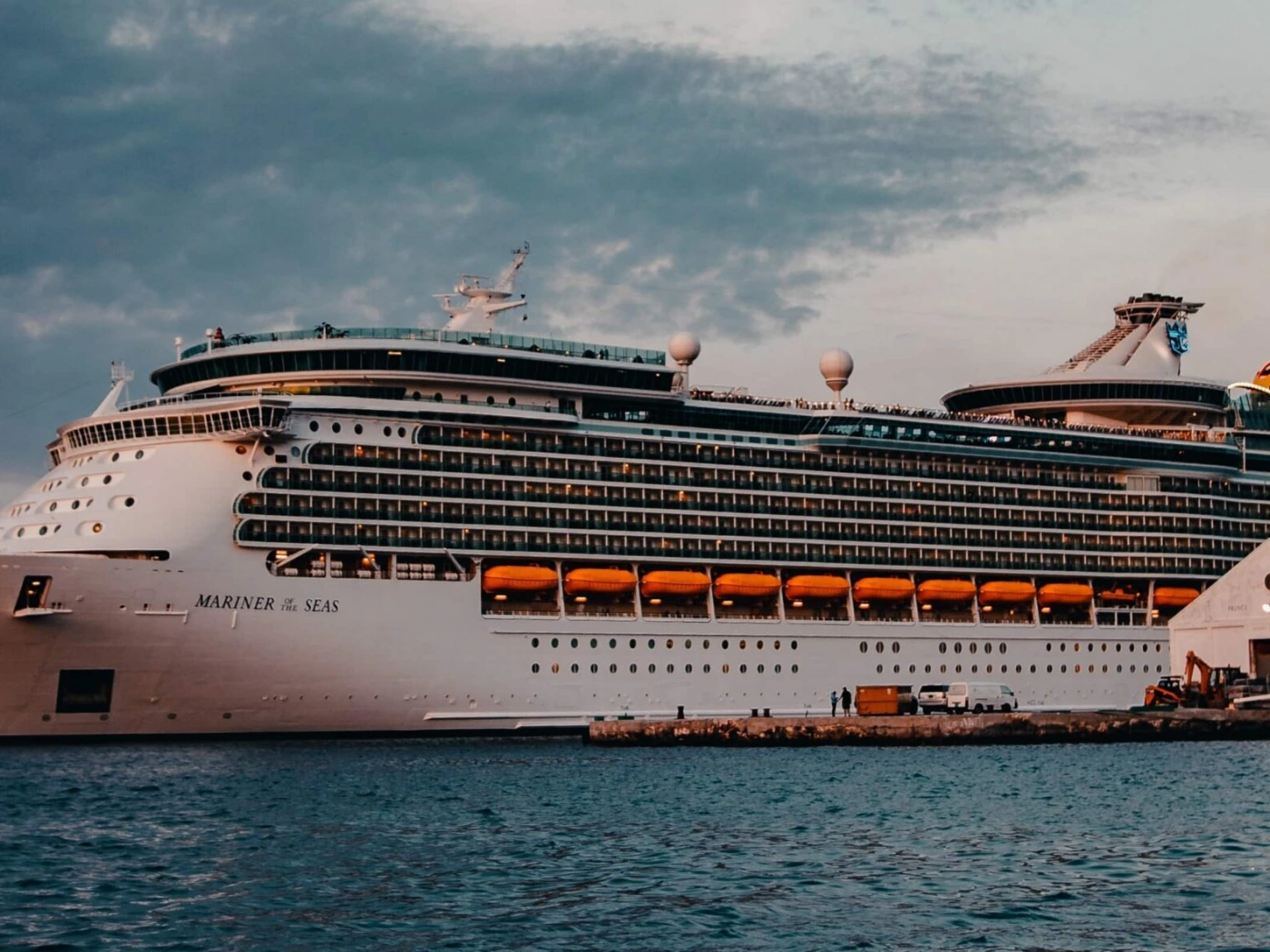 Компания Royal Caribbean будет сотрудничать со SpaceX для быстрого интернета на борту лайнеров