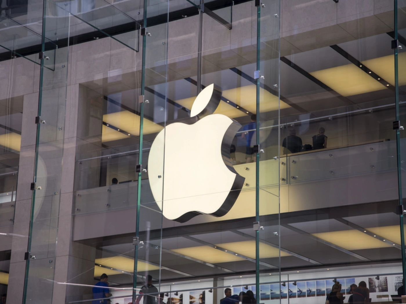 Китай ввел карантин на территории вокруг завода по производству iPhone