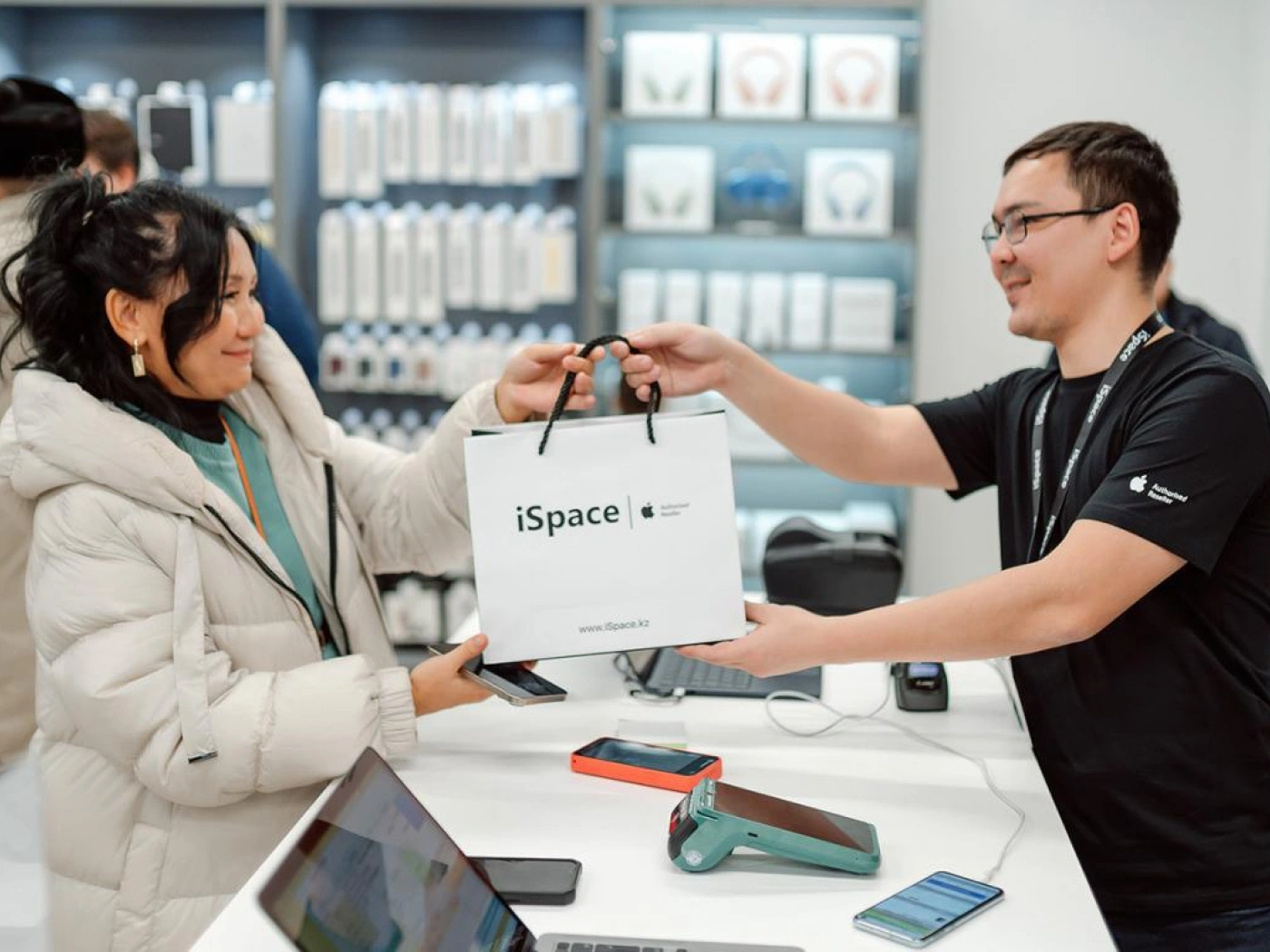 В Актобе открылся новый магазин iSpace