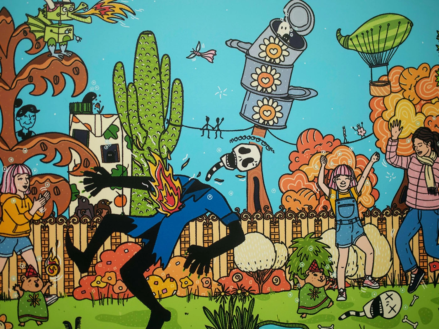 18 авторов из разных стран создали «Пугающий лес» — интерактивную фреску о воображении и детских страхах