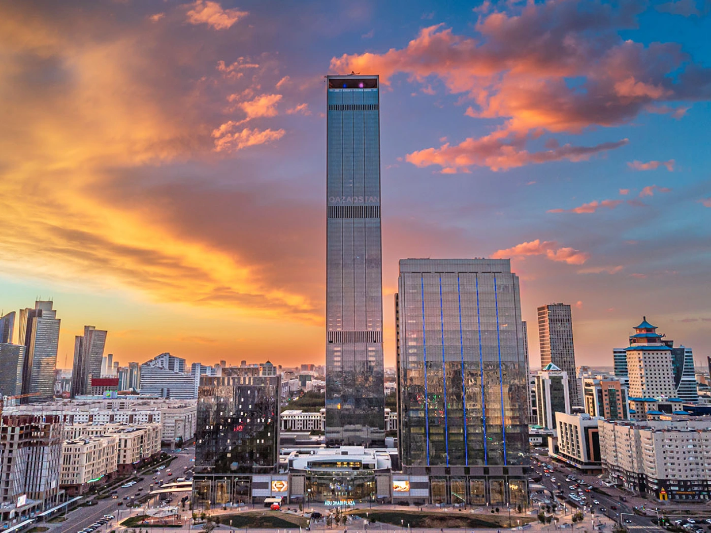 Как работает самый высокий комплекс Центральной Азии? Интервью с командой Abu Dhabi Plaza 