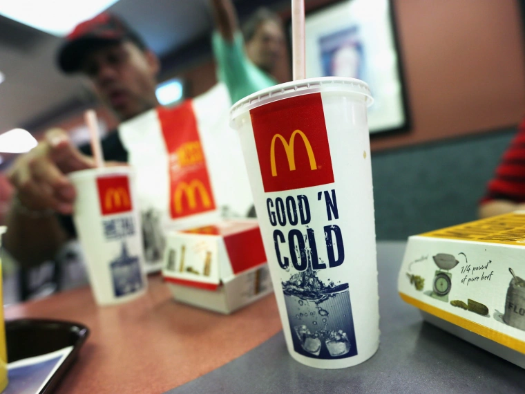 Как McDonald&apos;s борется с потреблением пластика на планете