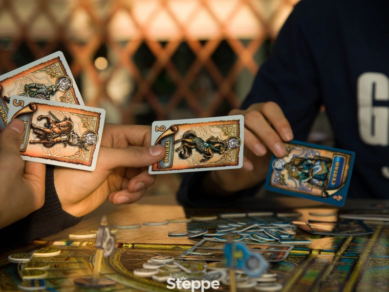 Сам себе Хан: Как играть в казахстанскую настольную «Игру Престолов»