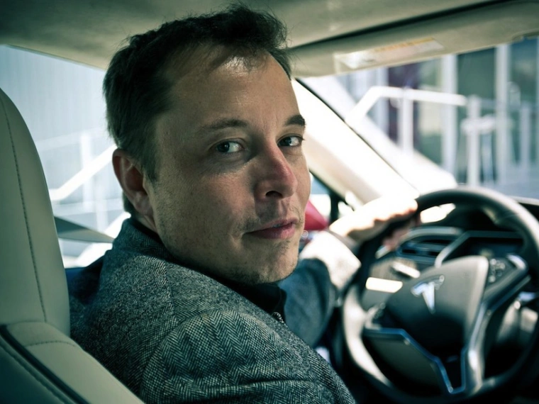 Tesla думает о создании собственного музыкального сервиса