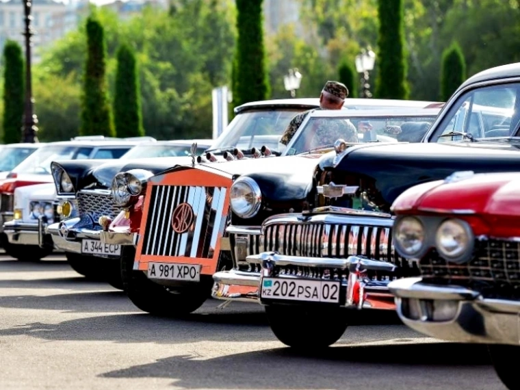VILLA Retro Car 2017: классические автомобили, «Private Jet» и стрит-фуд