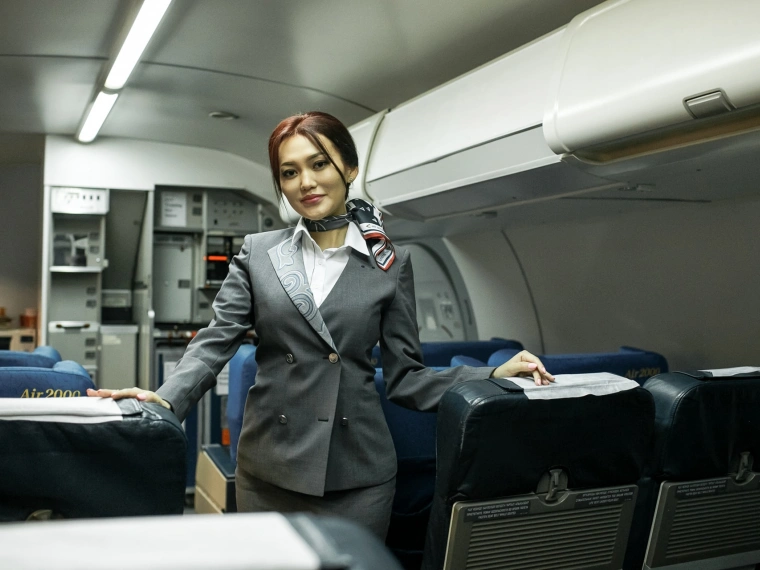 Эксперимент: Как Ерке Есмахан стала бортпроводницей Air Astana