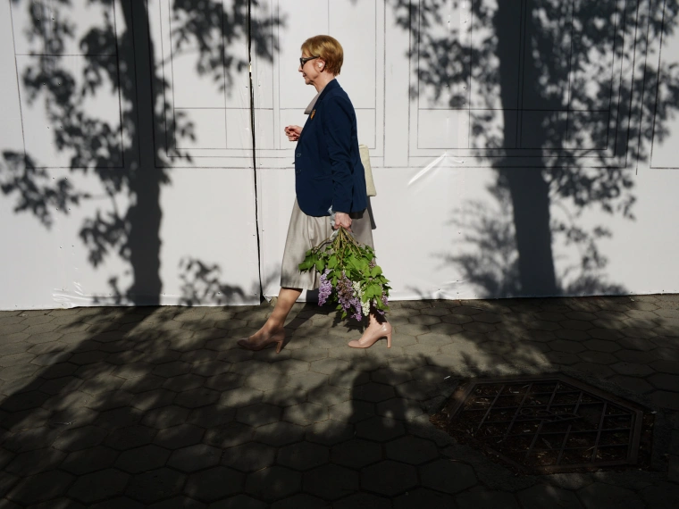 «Я снимаю для истории»: Алматинские street-фотографы о честной фотографии, котиках и ускользающей красоте