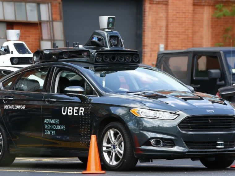 Uber выпустил на улицы Питтсбурга несколько самоуправляемых машин