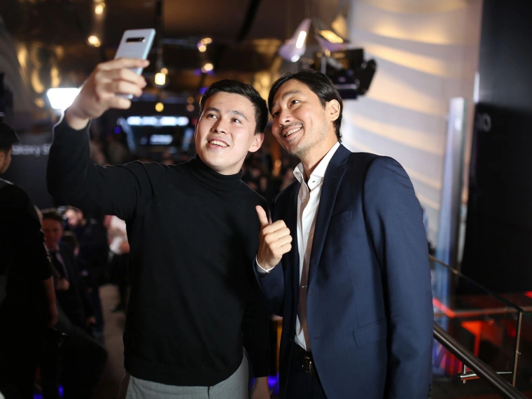 Четыре камеры и беспроводная зарядка: 5 причин купить Samsung Galaxy S10