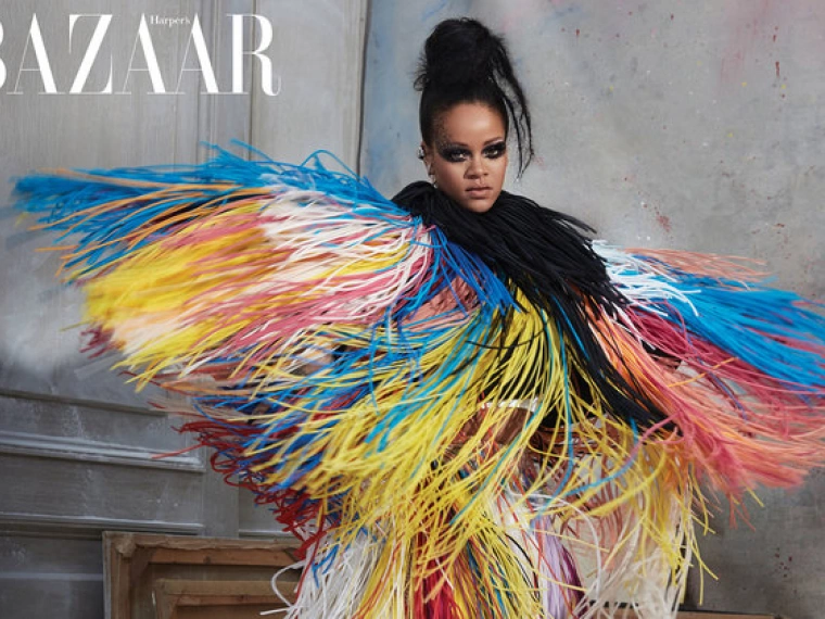 Райская птичка: Рианна снялась для обложки «Harper&apos;s Bazaar»