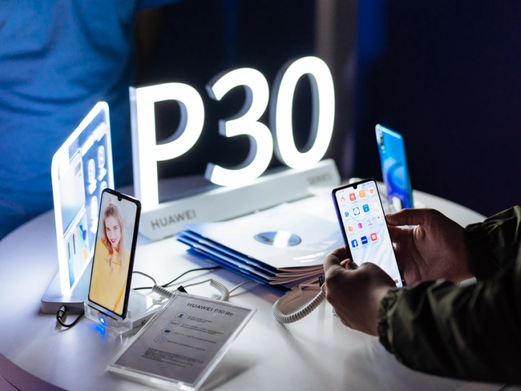 HUAWEI представил новую линейку смартфонов HUAWEI P30 в Казахстане