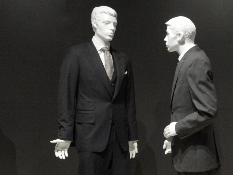 Почему люди из высшего слоя слишком самоуверенны?