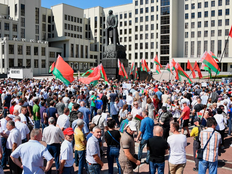 Посол Белоруссии в Словакии поддержал протестующих и подал в отставку