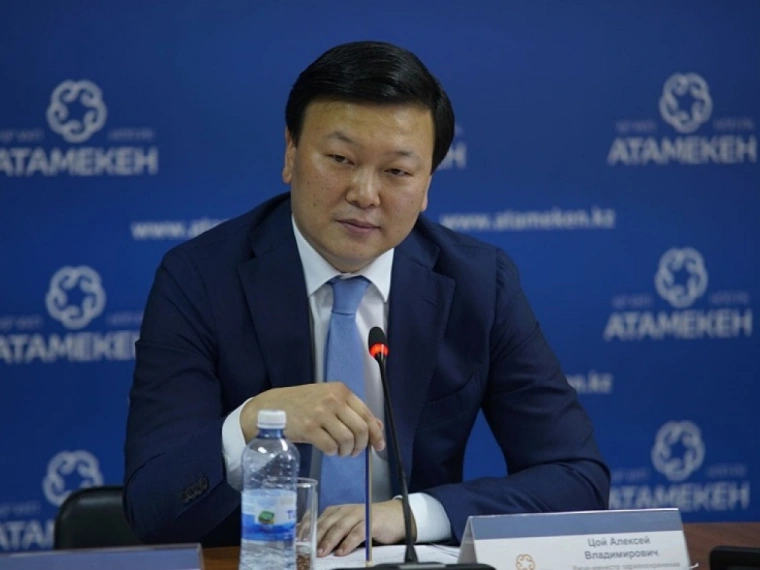 Минздрав разработает поэтапный план снятия карантина в стране
