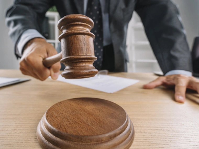 Китайский суд оправдал человека после 27 лет тюрьмы