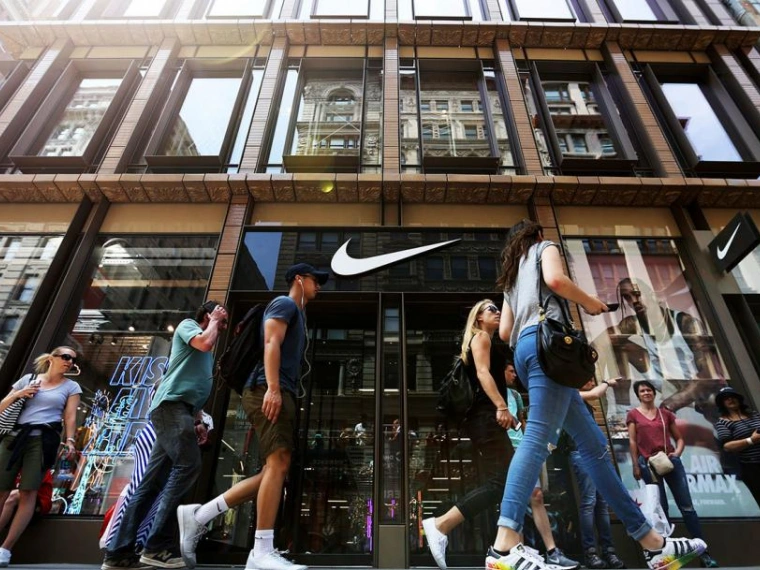 Nike рассматривает полный переход в онлайн