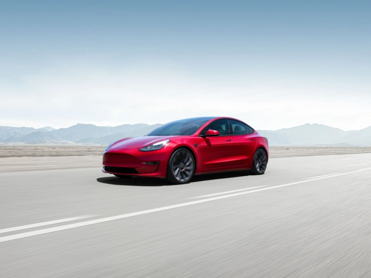 Илон Маск выпустил бета-версию автопилота для Tesla