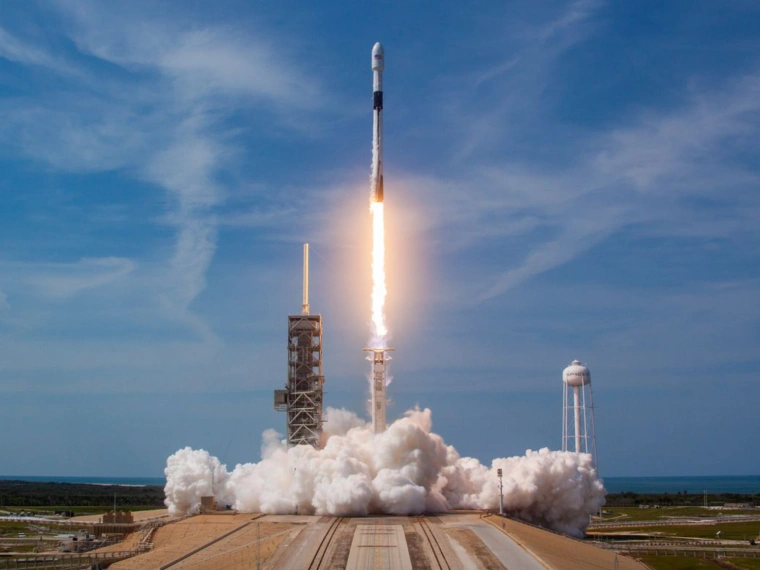 Новый рекорд Space X: запуск 133 космических аппаратов и 10 спутников