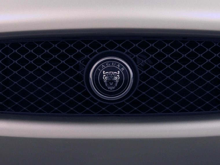 Jaguar полностью переходит на производство электромобилей