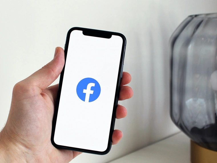 Reset Australia: Facebook таргетировал рекламу табачной и алкогольной продукции на детей