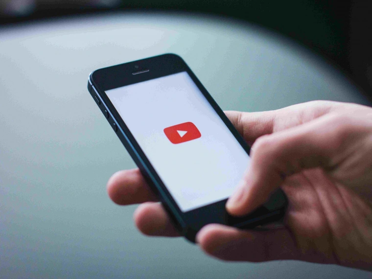 YouTube заблокировал видео казахстанского канала, связанное с преследованиями уйгуров и казахов в Китае