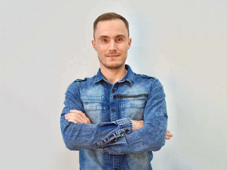 Преподаватель Дмитрий Черкасов: «Одна из фишек моего подхода преподавания английского языка — это быть на одной волне с молодежью»