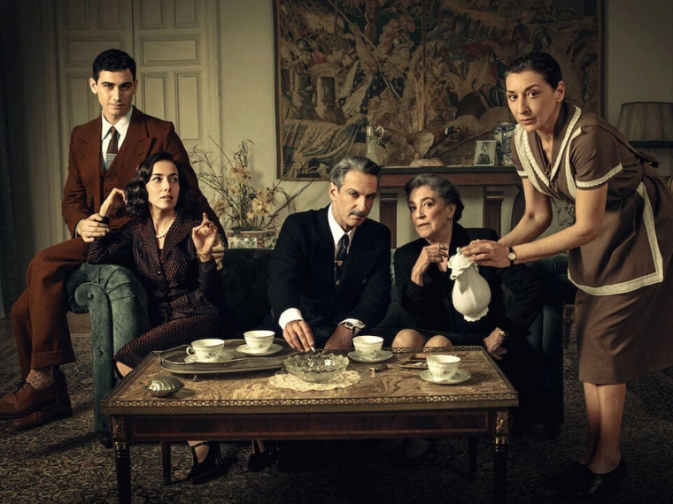 Новая замена «Элиты» и «Бумажного дома»: 5 испанских сериалов, которые стоит посмотреть