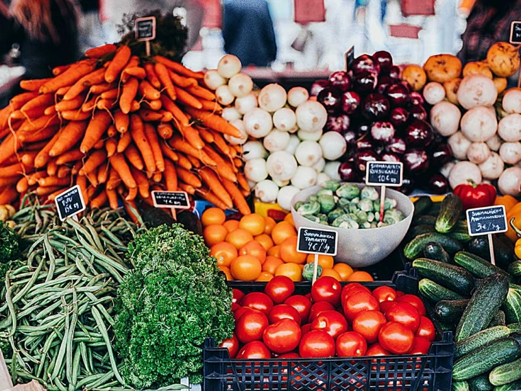 В Казахстане с начала года социально значимые продукты подорожали на 10%