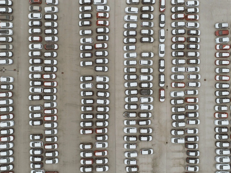 Ставки на утильсбор снизили в Казахстане в два раза