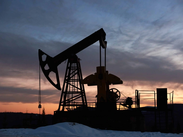 Митингующим в Мангистау нефтяникам предложили поэтапное повышение зарплаты