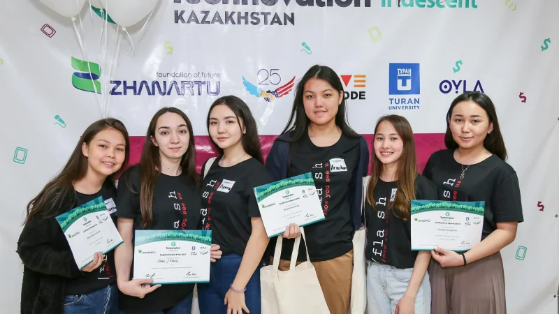 Как алматинские школьницы разработали мобильные приложения для международного IT-конкурса
