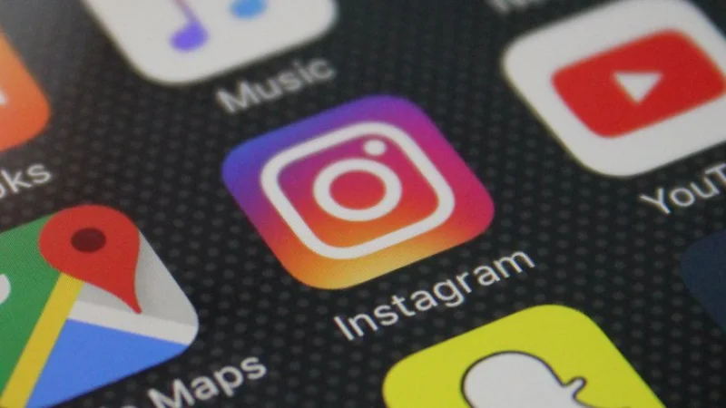 Instagram предложил добавлять чужие публикации в приватные закладки