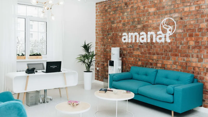 Офис мечты: Стеклянные панели, Франция и PlayStation в офисе Amanat
