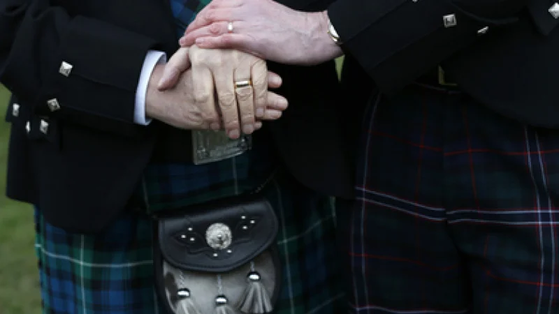 Венчаться однополым парам разрешила Шотландская епископальная церковь