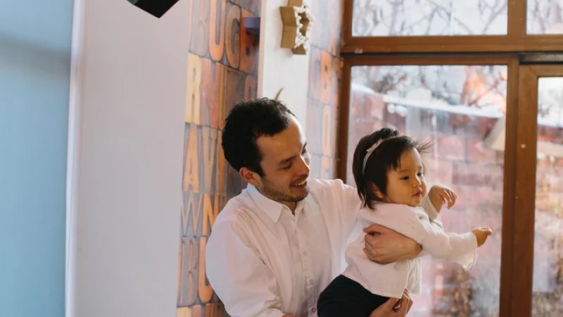 Молодые папы Алматы: «В первый раз взял дочку на руки и повзрослел»