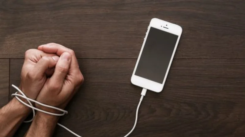 Номофобия и смартфоны: Как заряд батареи влияет на ваш уровень стресса