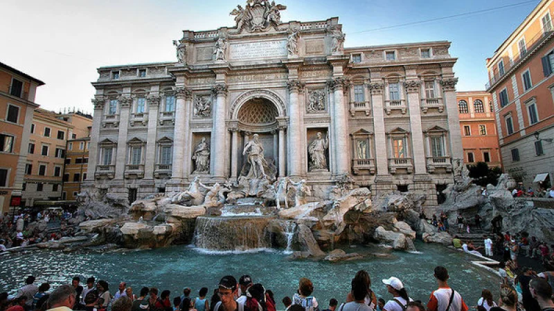 В Риме запретят купаться в фонтанах