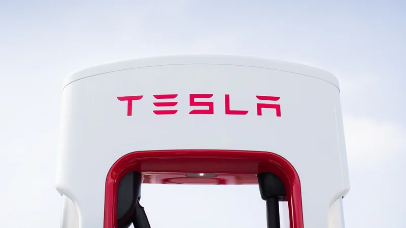 В Астане открылась первая в СНГ зарядная станция для Tesla