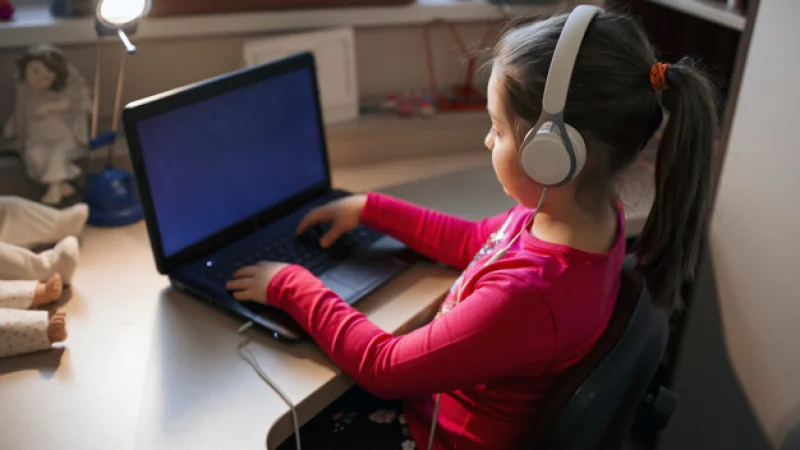Правительство планирует обеспечить компьютерами 500 тыс. учеников к новому учебному году