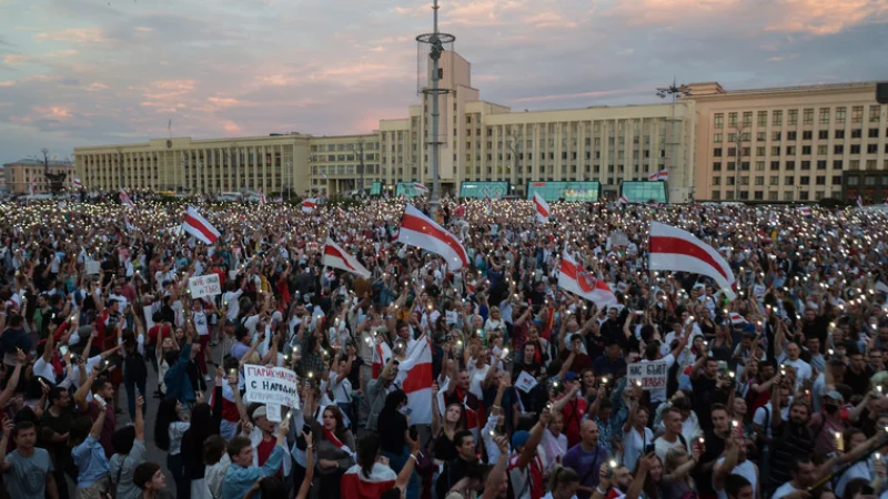 Митинги в Беларуси: попытка штурма резиденции и Лукашенко с оружием