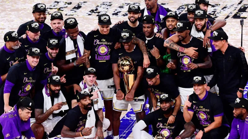 «Лос-Анджелес Лейкерс» стал чемпионом NBA спустя 10 лет