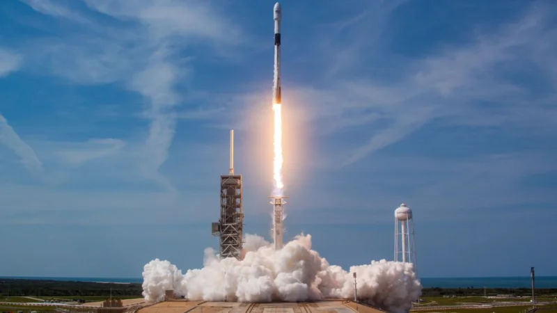 Новый рекорд Space X: запуск 133 космических аппаратов и 10 спутников