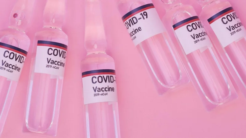 Вакцина Pfizer может появиться в Казахстане в этом году