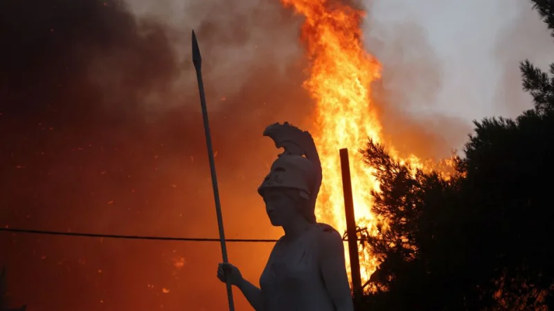 В Афинах бушуют пожары