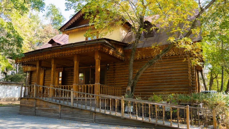 В Алматы «оживили» дом Баума. Смотрите, как он выглядит