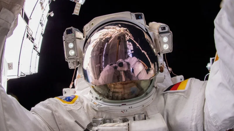 Астронавты NASA временно не будут выходить в открытый космос