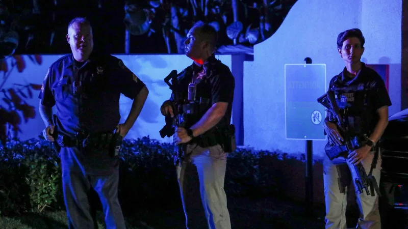 ФБР провело обыск в доме Трампа во Флориде