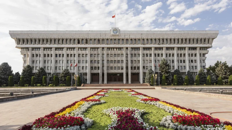 Кыргызстан объявил 19 сентября днем национального траура