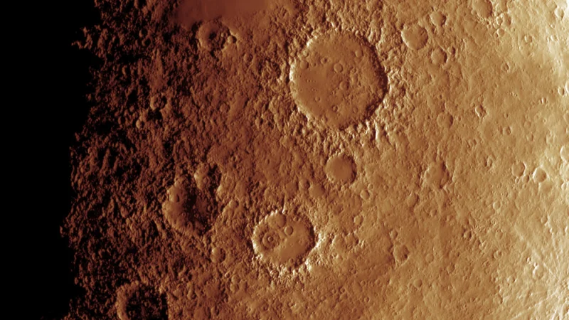NASA обнаружило самый большой кратер на Марсе