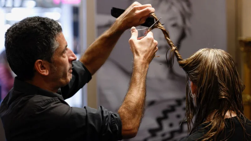В Бельгии начали перерабатывать человеческие волосы для экологических целей